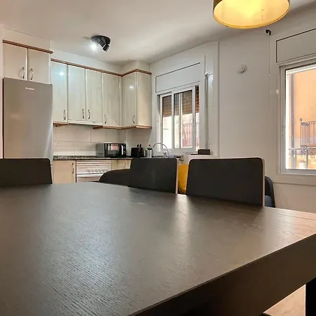ゲストハウス Beautiful For Rent In Center