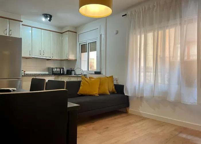 Beautiful For Rent In Center *